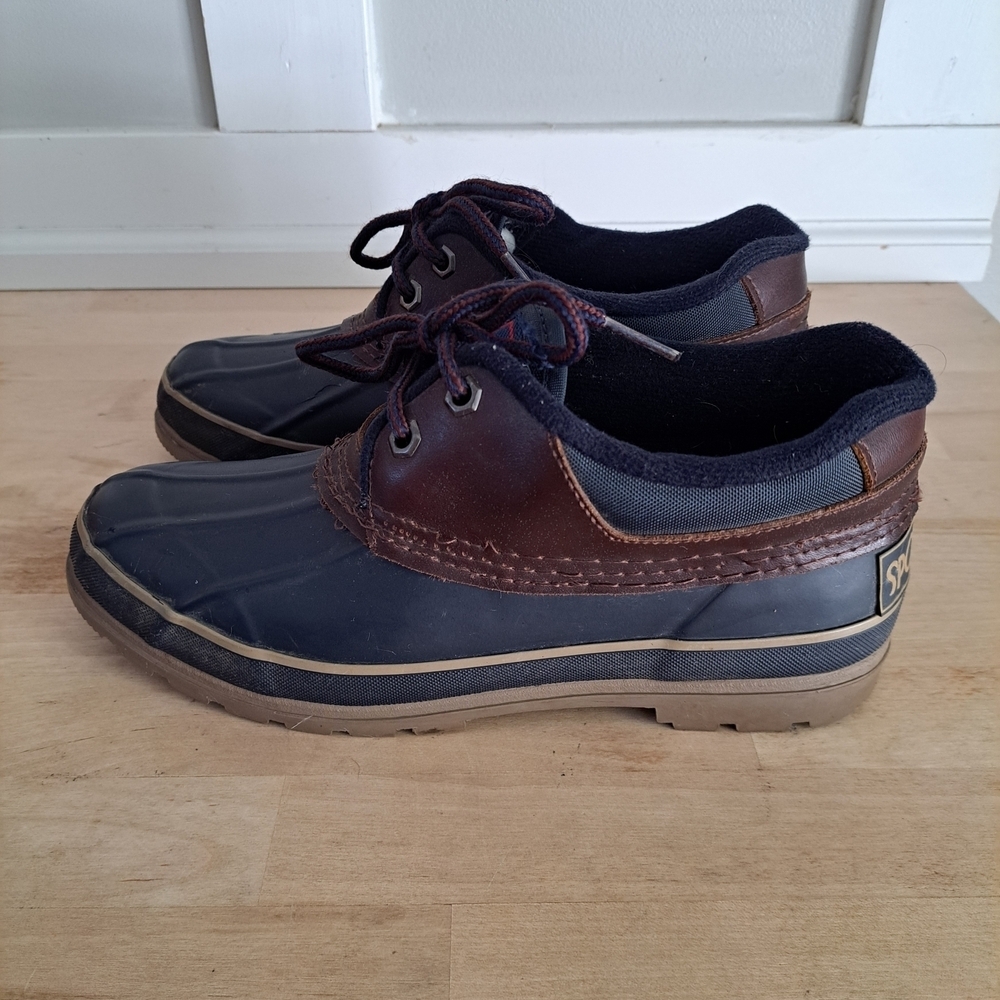 Sporto Duck Shoes Thermolite Waterproof Low Top
Size: 6